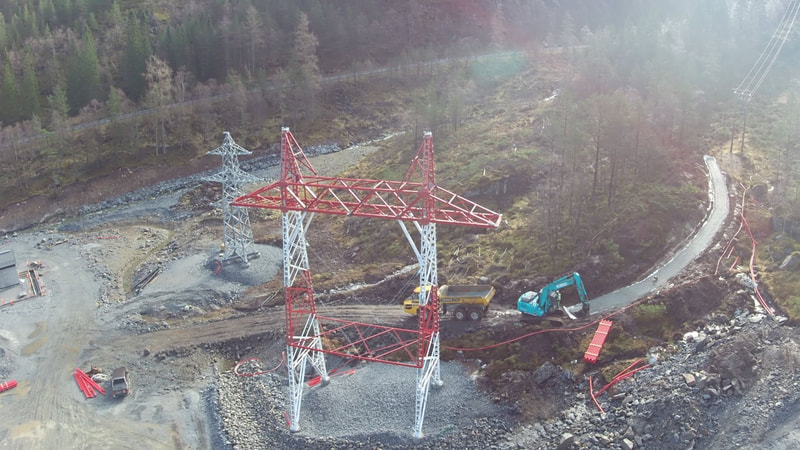 420 kV kraftleidning Haugsvær og Steinsland for BKK Nett. Romarheim AS er hovudentreprenør. Masseforflytning ca. 200.000m3, og vegbygging ca. 3.000 meter. 